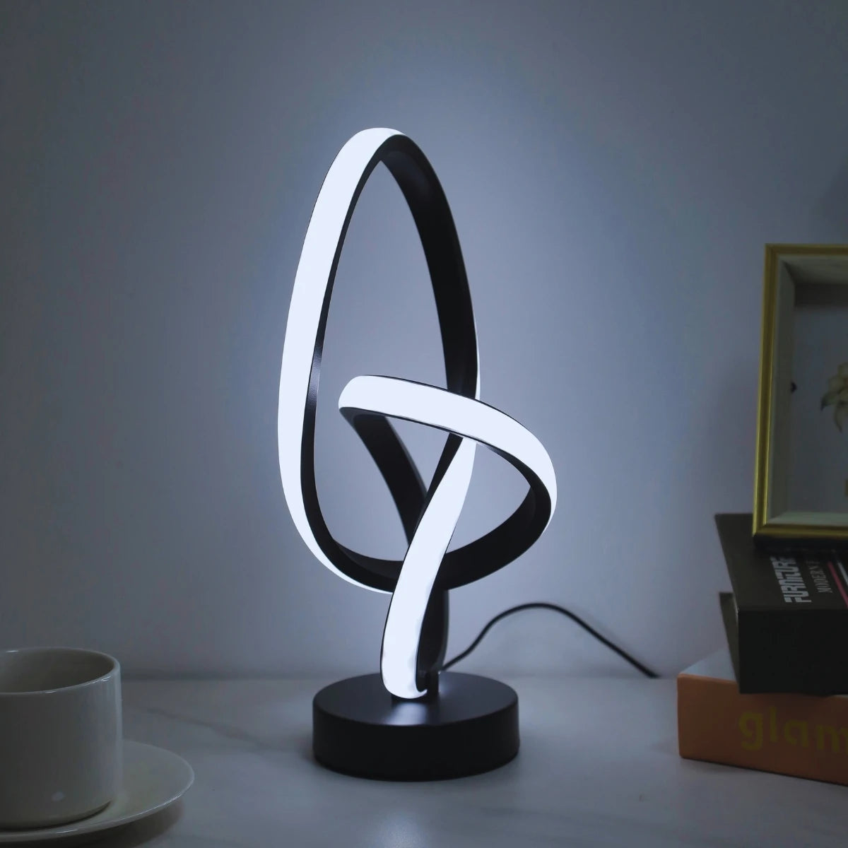 Simple and creative LED desk lamp with USB three color adjustable brightness, bedroom living room  home, office decorative light